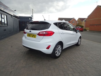 Used Ford Fiesta 2017 for sale - 75789740: Photo