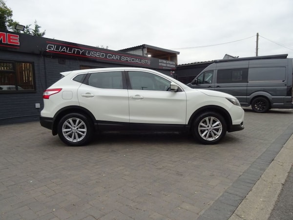 Used Nissan Qashqai 2014 for sale - 76287071: Photo 2