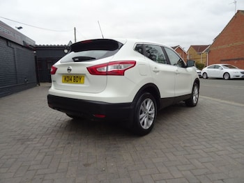 Used Nissan Qashqai 2014 for sale - 76287071: Photo 3