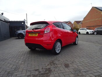 Used Ford Fiesta 2014 for sale - 76469400: Photo