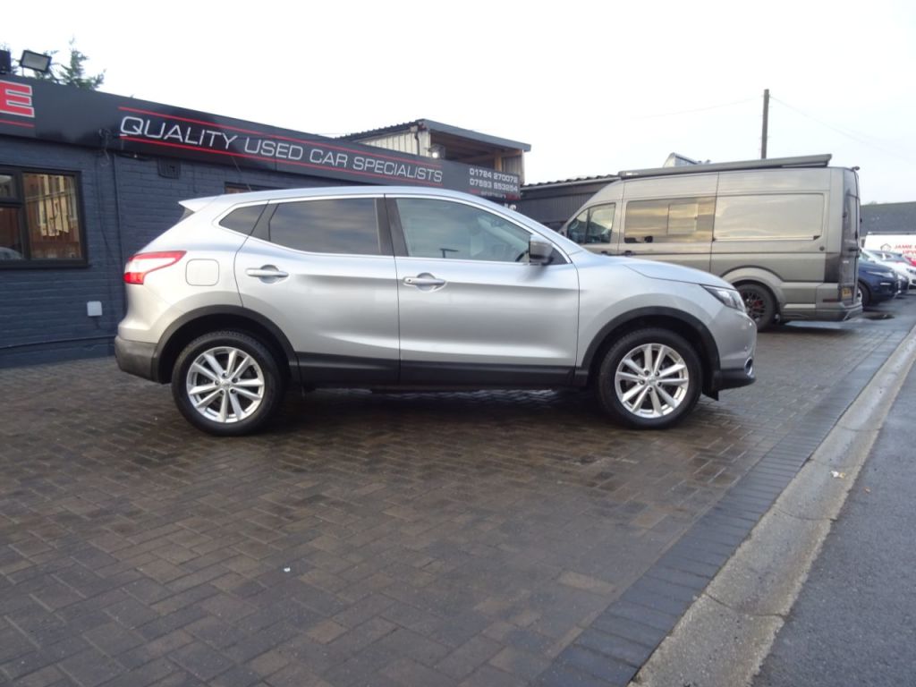 Used Nissan Qashqai 2014 for sale - 77249172: Photo 2