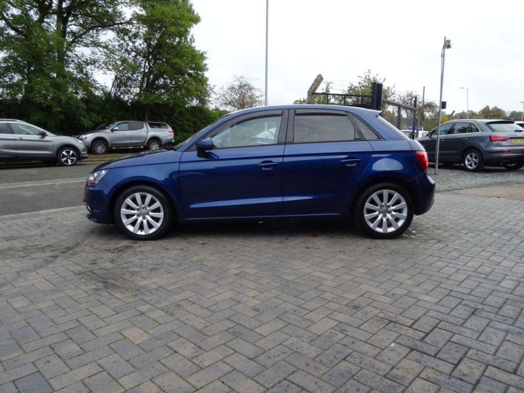 Used Audi A1 2012 for sale - 76322757: Photo 6