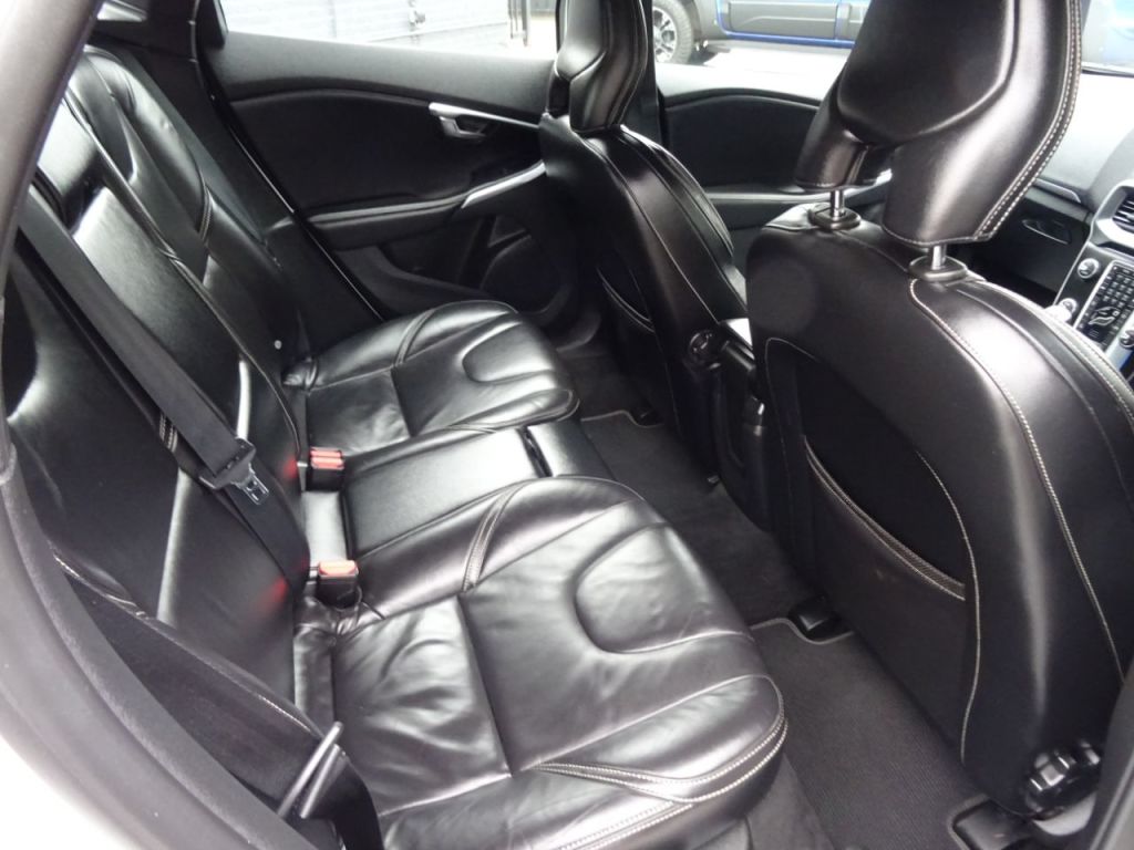 Used Volvo V40 2014 for sale - 76303125: Photo 10