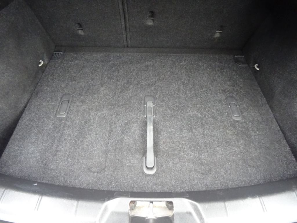 Used Volvo V40 2014 for sale - 76303125: Photo 11