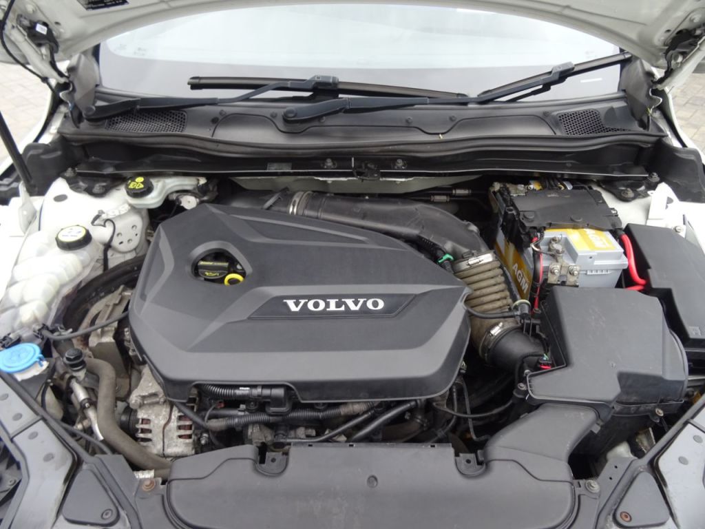Used Volvo V40 2014 for sale - 76303125: Photo 12