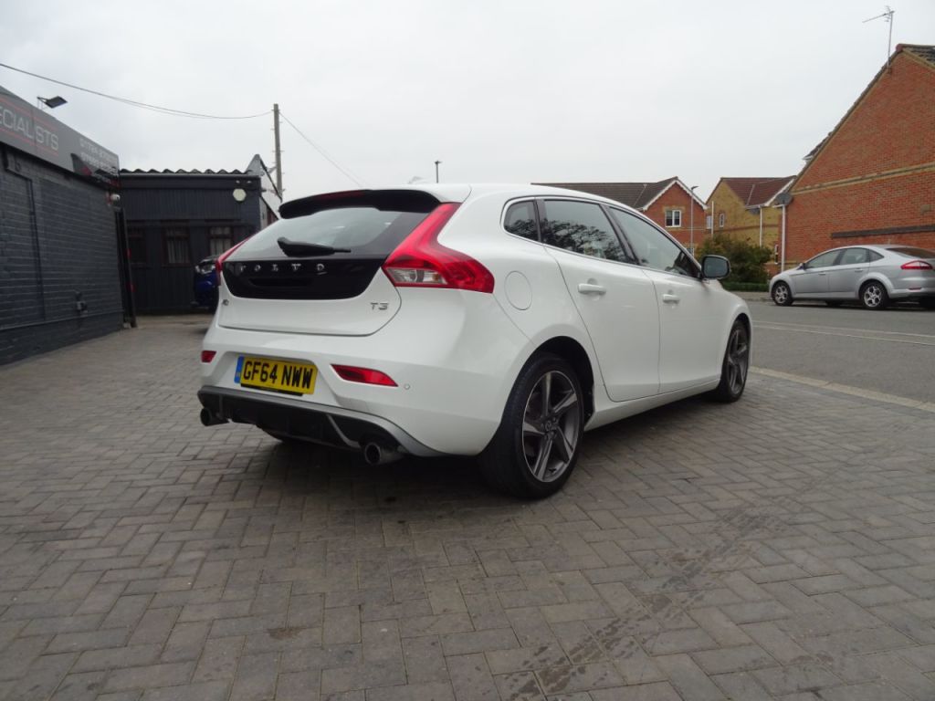 Used Volvo V40 2014 for sale - 76303125: Photo 3