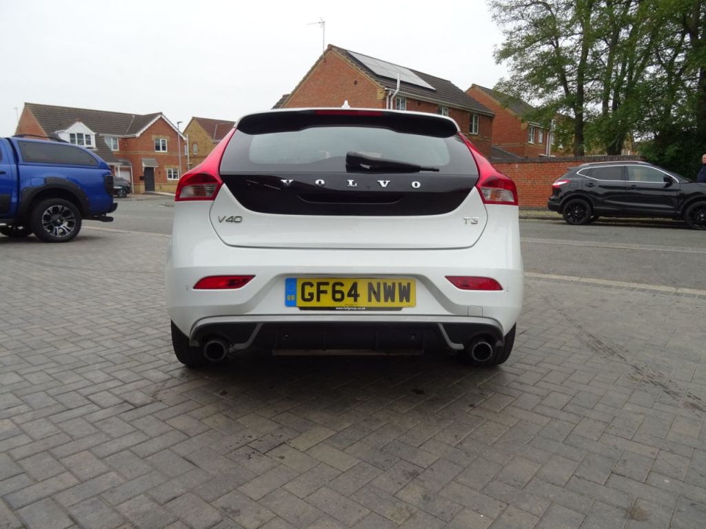 Used Volvo V40 2014 for sale - 76303125: Photo 4