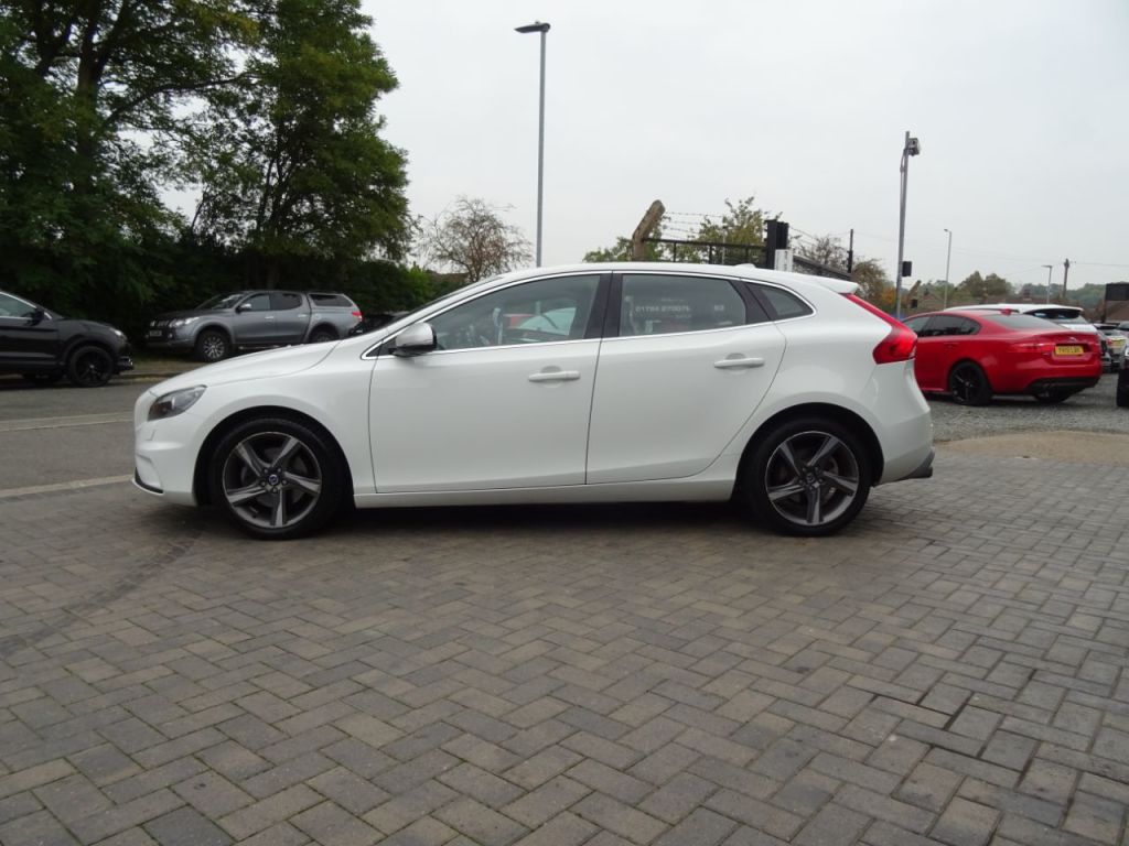 Used Volvo V40 2014 for sale - 76303125: Photo 6