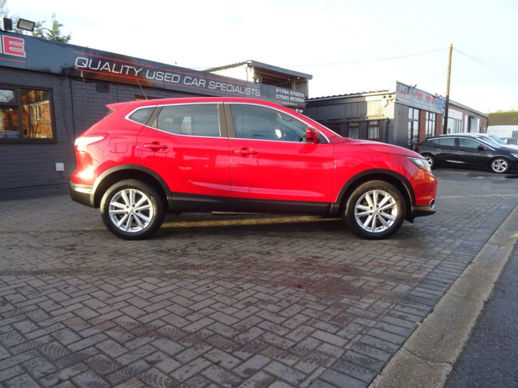 Used Nissan Qashqai 2015 for sale - 76836134: Photo 2