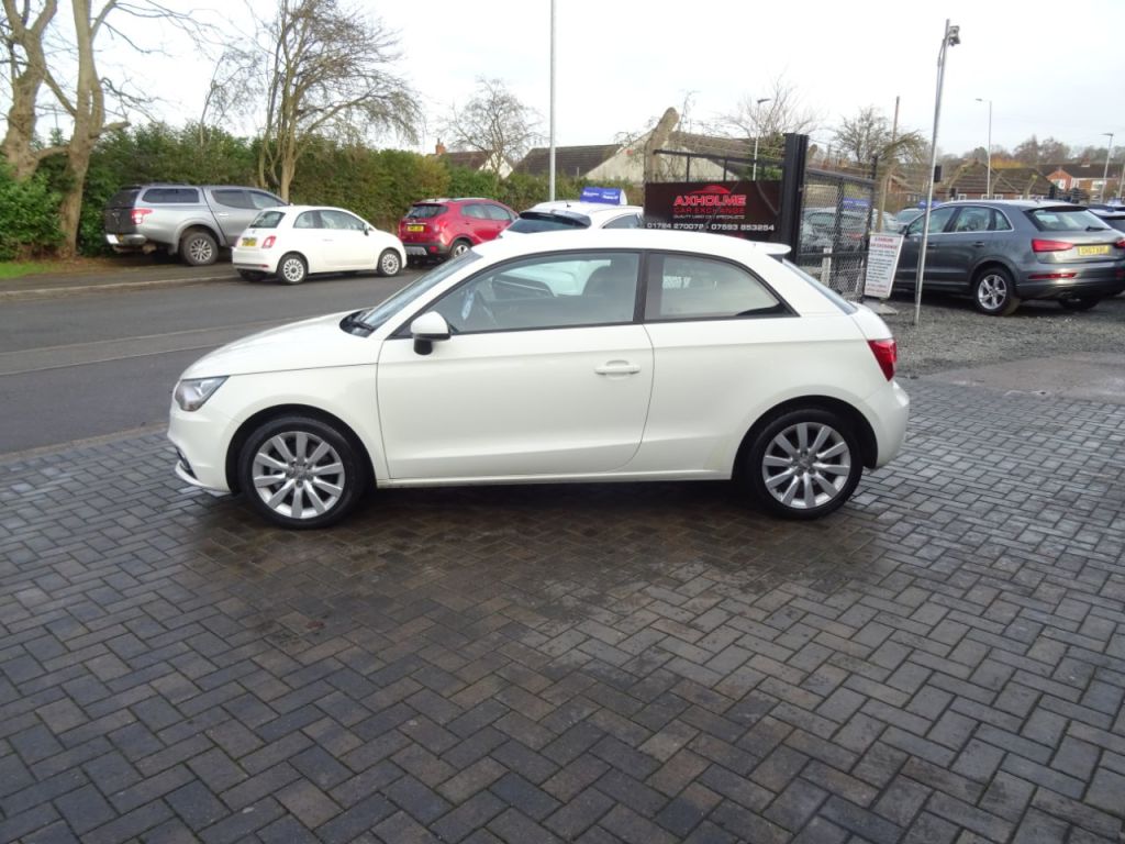 Used Audi A1 2011 for sale - 77200633: Photo 6