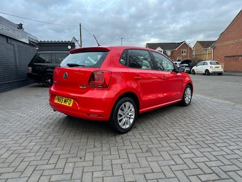 Used Volkswagen Polo 2015 for sale - 77555191: Photo