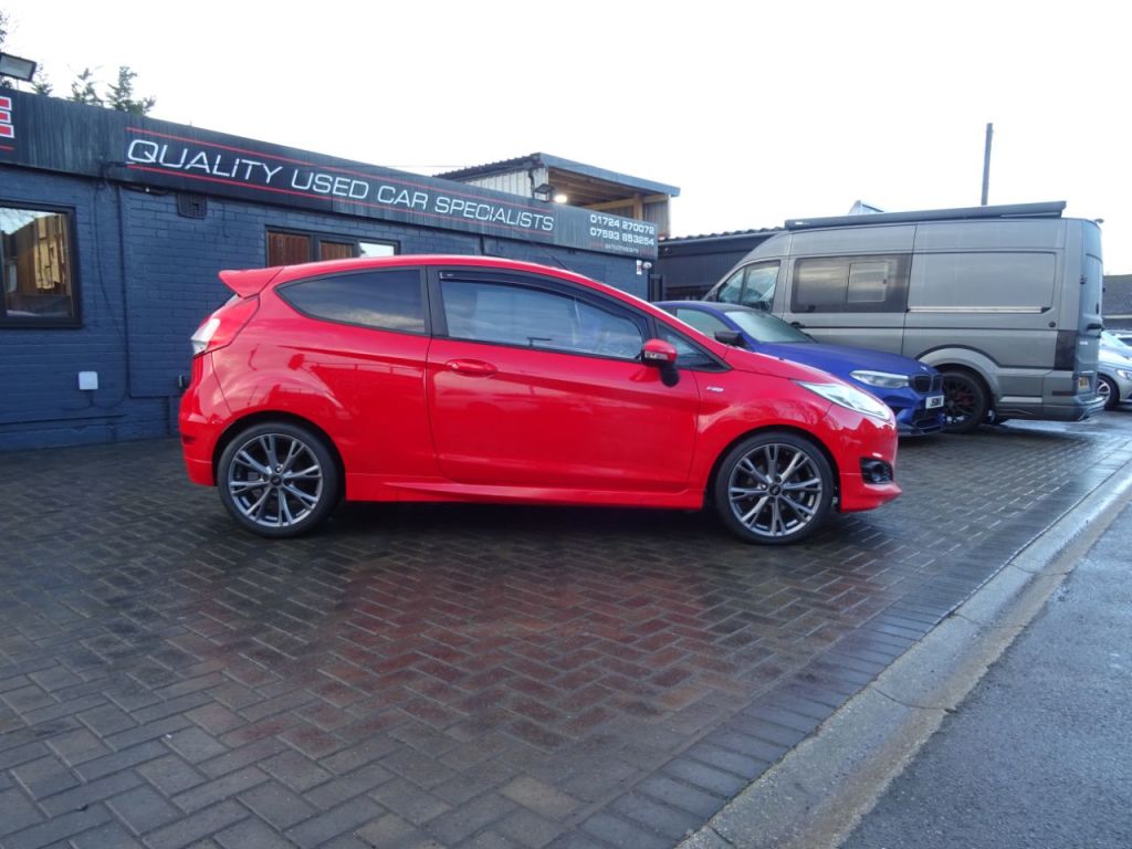 Used Ford Fiesta 2017 for sale - 77207311: Photo 2