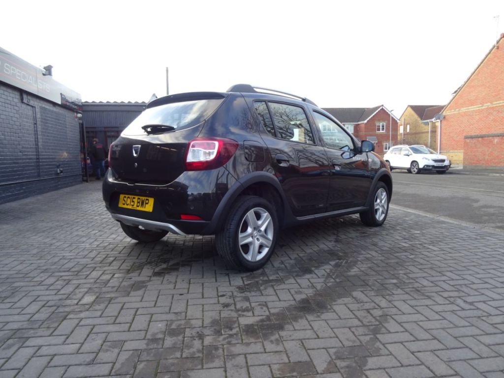 Used Dacia Sandero Stepway 2015 for sale - 77516383: Photo 3