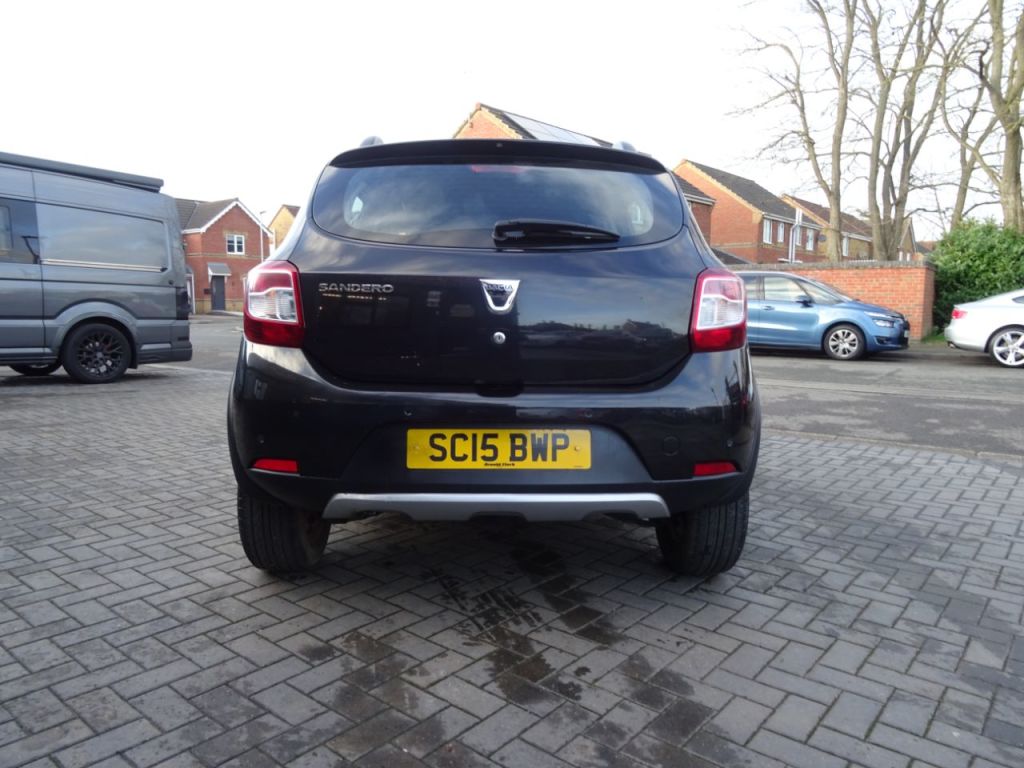 Used Dacia Sandero Stepway 2015 for sale - 77516383: Photo 4
