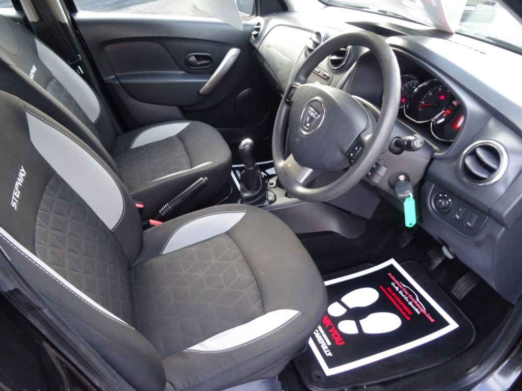 Used Dacia Sandero Stepway 2015 for sale - 77516383: Photo 9