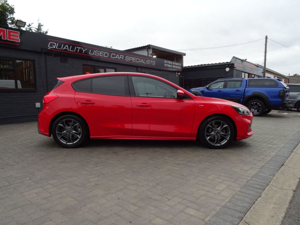 Used Ford Focus 2019 for sale - 76197138: Photo 2
