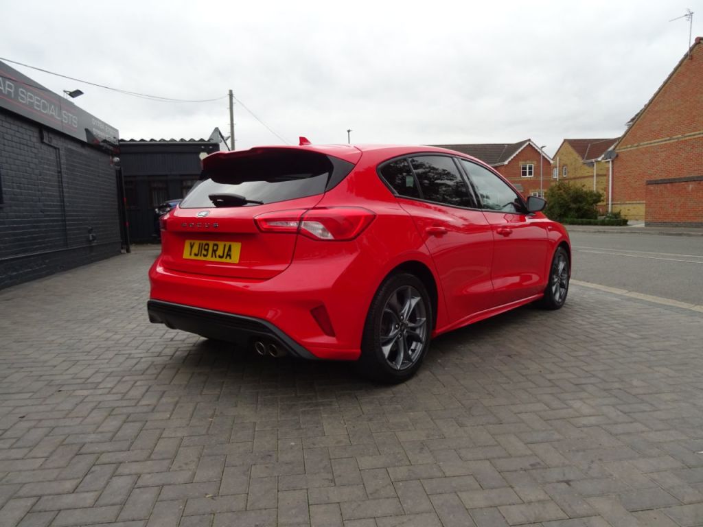 Used Ford Focus 2019 for sale - 76197138: Photo 3