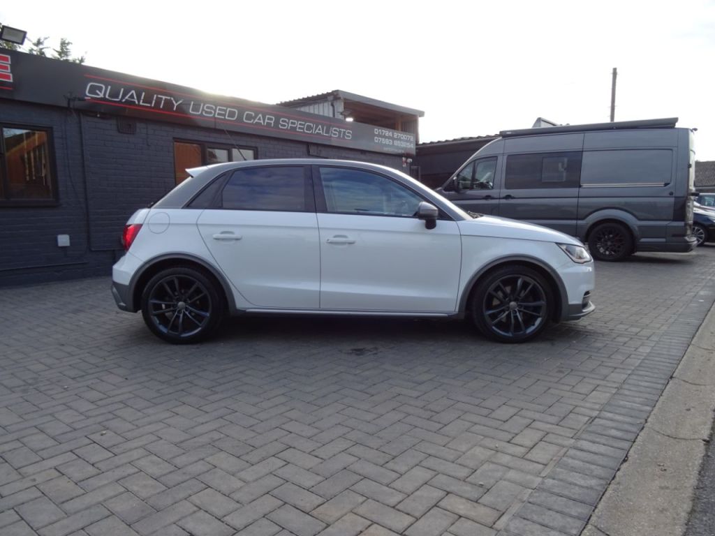 Used Audi A1 for sale - 76352323: Photo 2