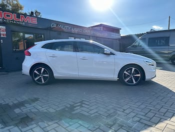 Used Volvo V40 2017 for sale - 79653823: Photo