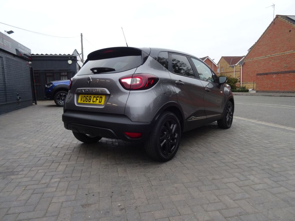 Used Renault Captur 2018 for sale - 76303184: Photo 3
