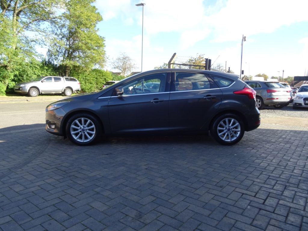 Used Ford Focus 2015 for sale - 76367115: Photo 6