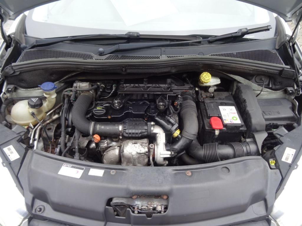 Used Peugeot 208 2014 for sale - 77408751: Photo 12