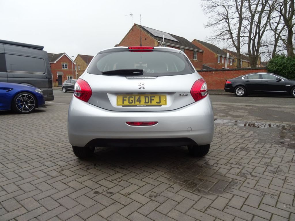 Used Peugeot 208 2014 for sale - 77408751: Photo 4