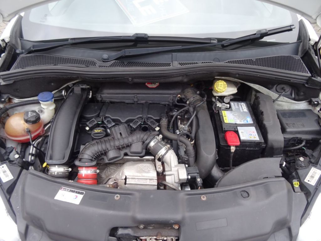 Used Peugeot 208 2014 for sale - 77368138: Photo 12