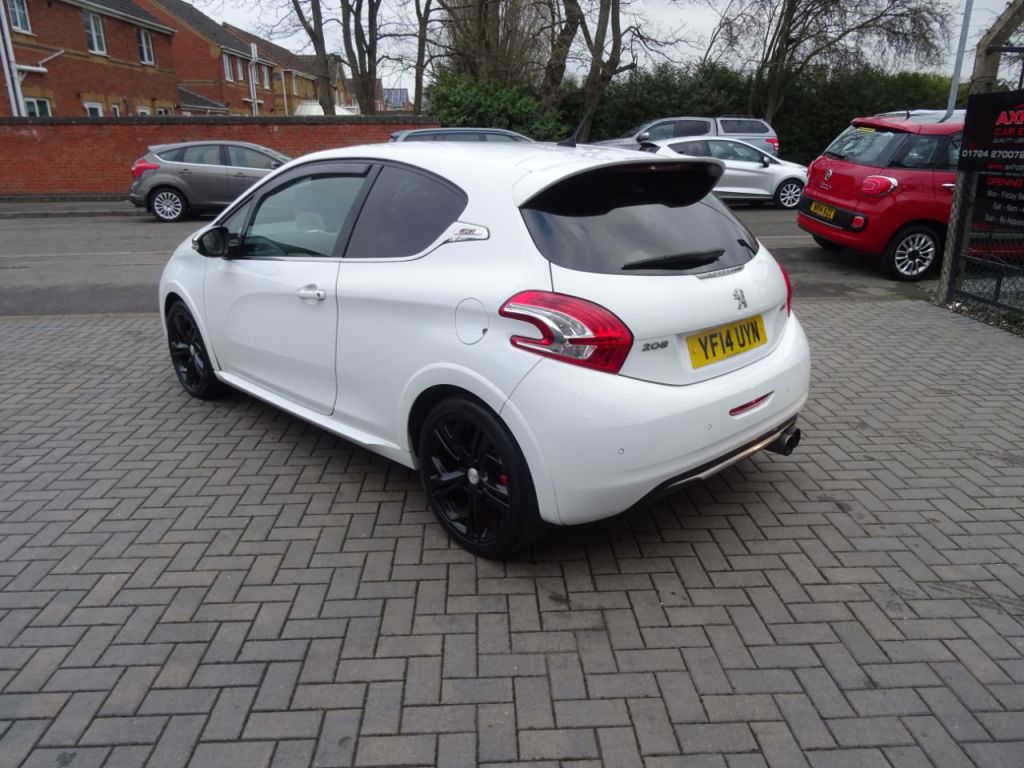 Used Peugeot 208 2014 for sale - 77368138: Photo 5