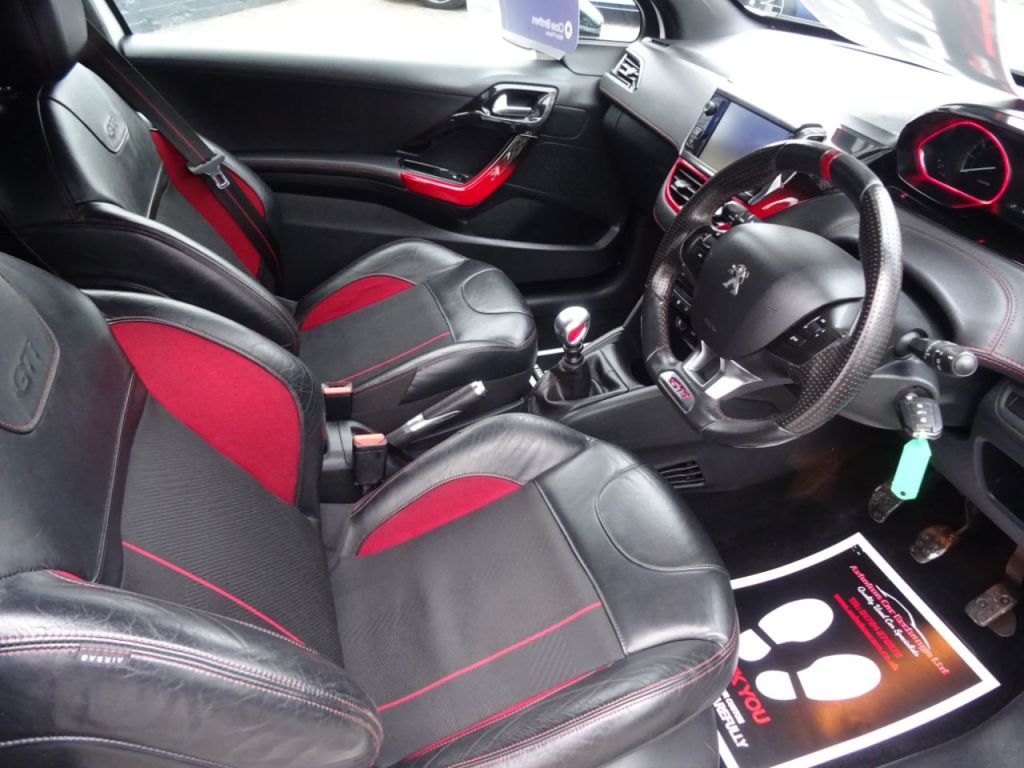 Used Peugeot 208 2014 for sale - 77368138: Photo 9