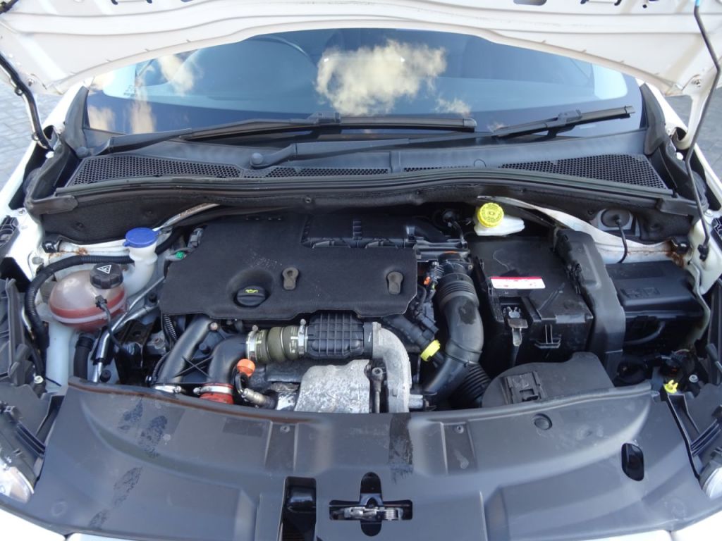 Used Peugeot 2008 2014 for sale - 76028846: Photo 12