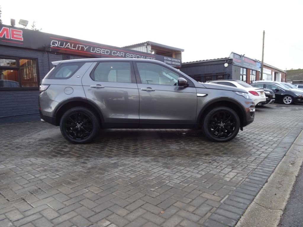 Used Land Rover Discovery Sport 2016 for sale - 76641965: Photo 2