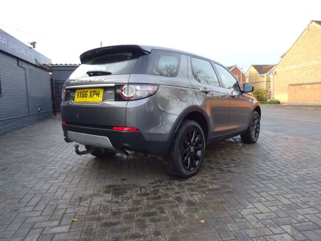 Used Land Rover Discovery Sport 2016 for sale - 76641965: Photo 3
