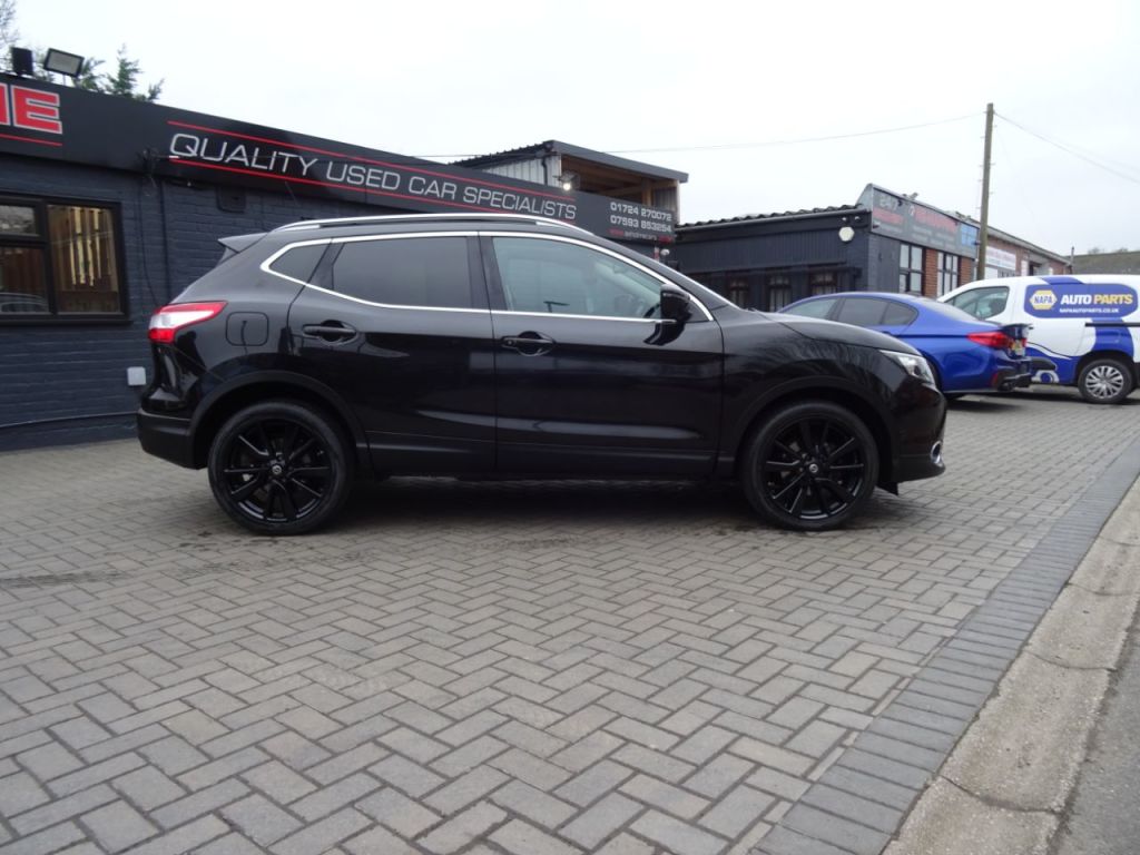 Used Nissan Qashqai 2015 for sale - 77421383: Photo 2