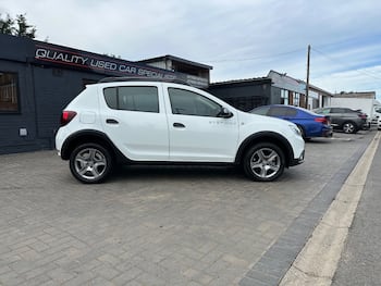 Used Dacia Sandero Stepway 2018 for sale - 79746531: Photo