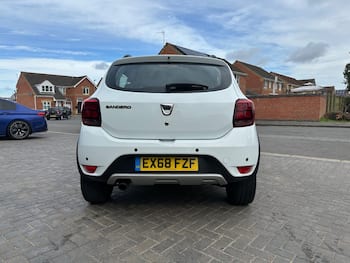 Used Dacia Sandero Stepway 2018 for sale - 79746531: Photo
