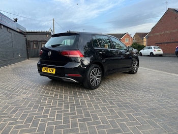 Used Volkswagen Golf 2018 for sale - 78631090: Photo