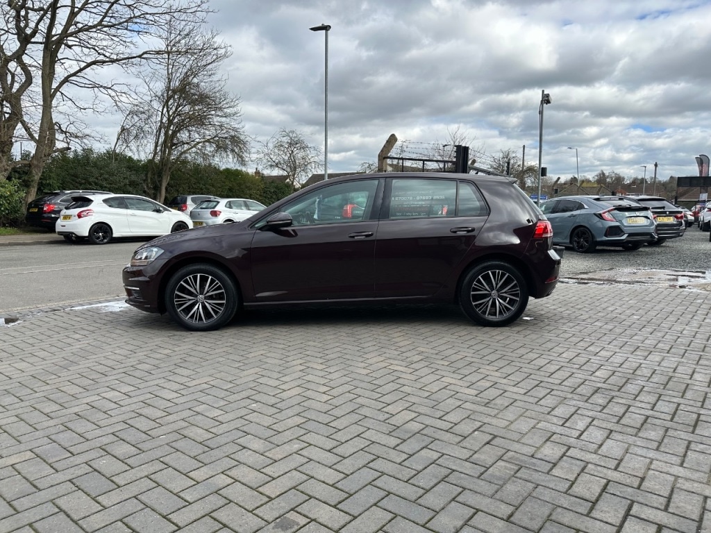 Used Volkswagen Golf 2017 for sale - 77666114: Photo 6