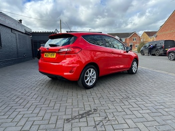 Used Ford Fiesta 2017 for sale - 77743111: Photo