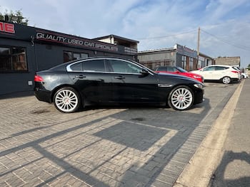 Used Jaguar XE 2017 for sale - 79679068: Photo