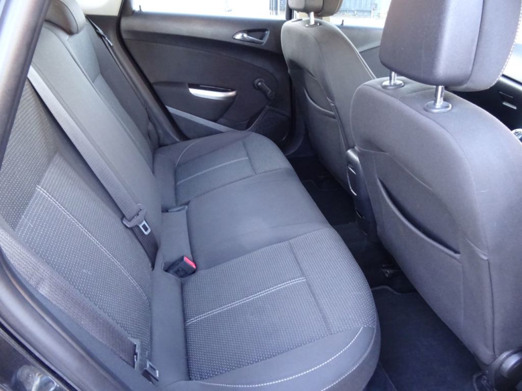 Used Vauxhall Astra 2012 for sale - 76697990: Photo 10