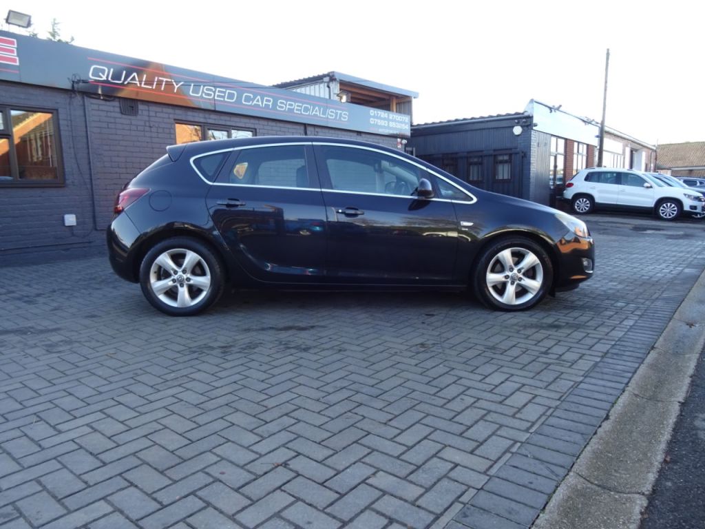Used Vauxhall Astra 2012 for sale - 76697990: Photo 2
