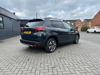 Used Peugeot 2008 2017 for sale - 77679889: Photo