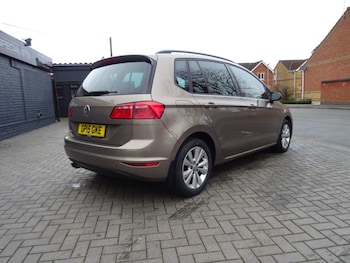 Used Volkswagen Golf SV 2015 for sale - 76972877: Photo