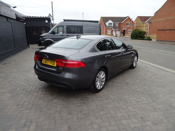 Used Jaguar XE 2017 for sale - 75631205: Photo