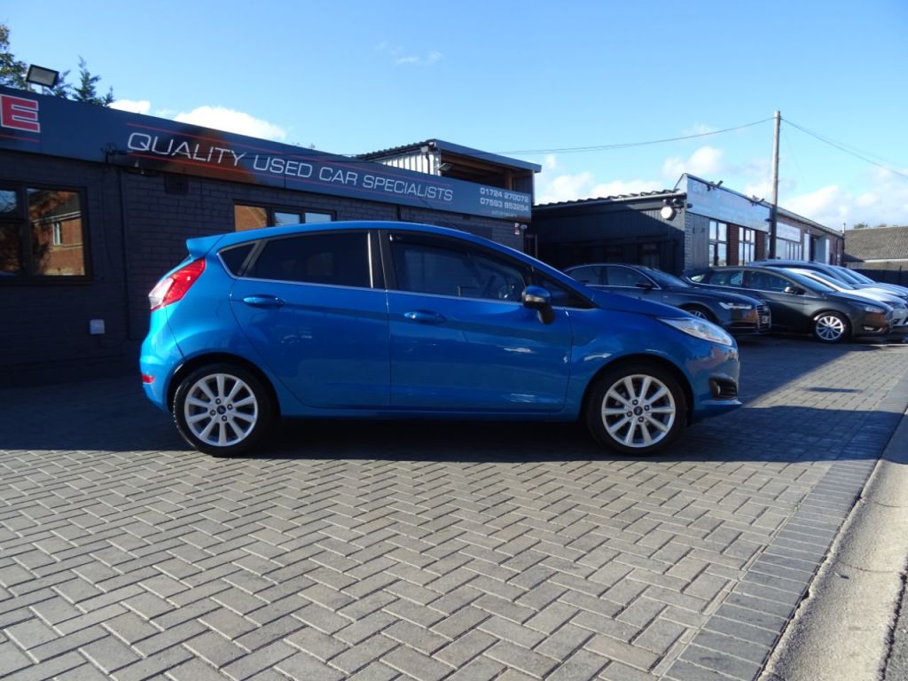 Used Ford Fiesta 2015 for sale - 76375819: Photo 2