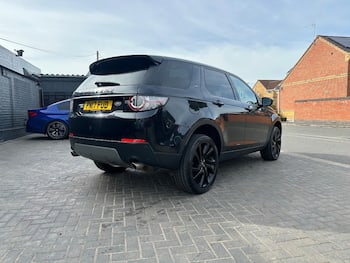 Used Land Rover Discovery Sport 2017 for sale - 79762650: Photo