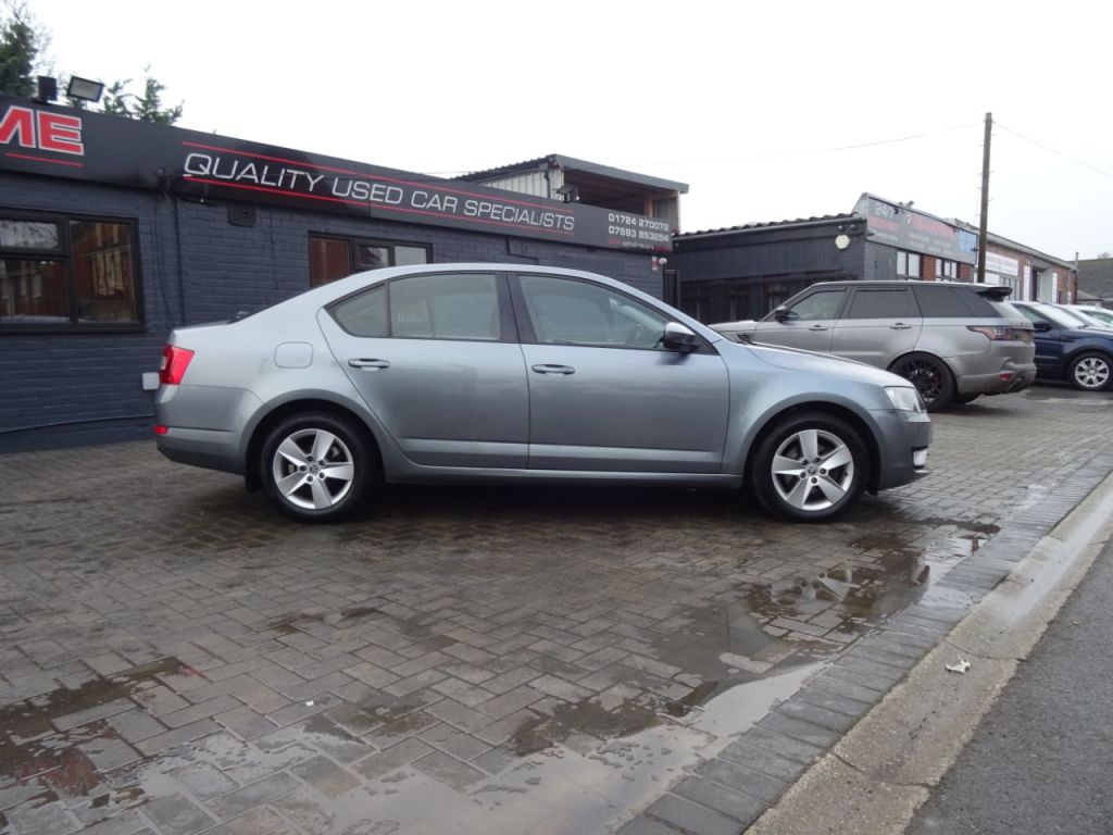 Used Skoda Octavia 2013 for sale - 77249186: Photo 2