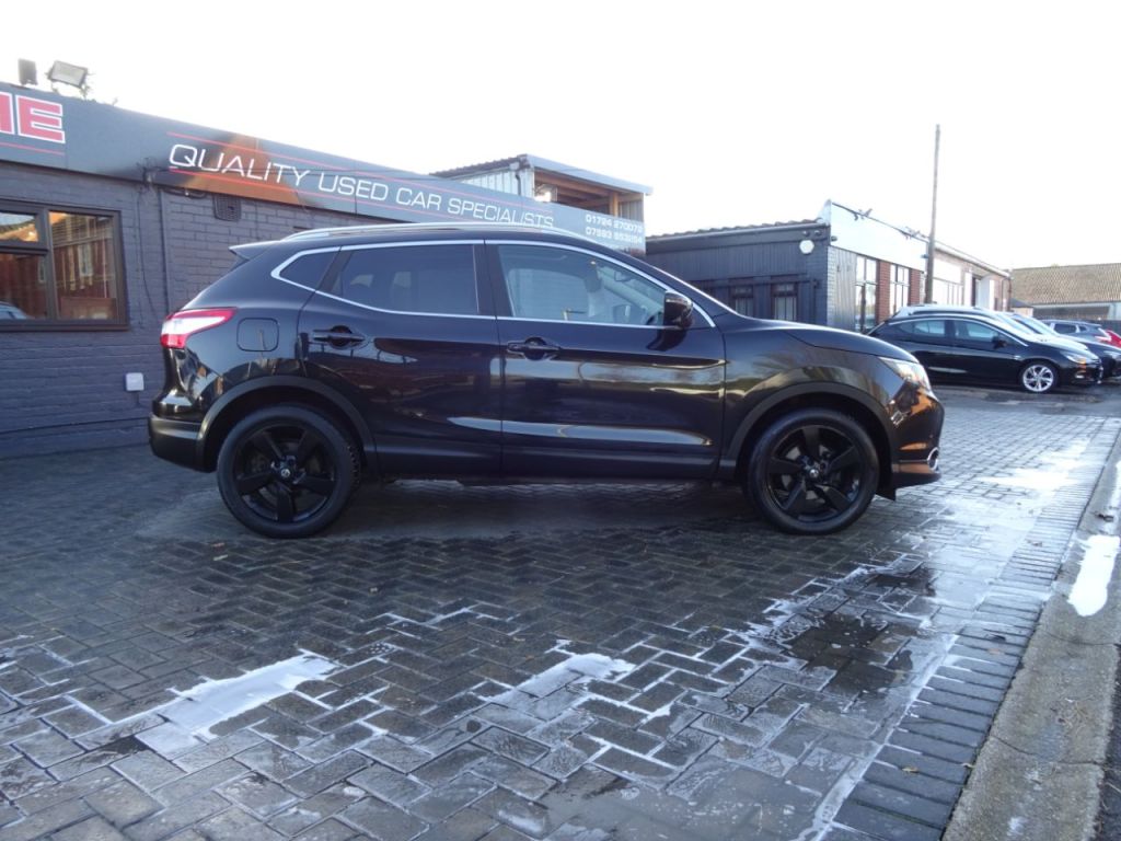 Used Nissan Qashqai 2015 for sale - 76603798: Photo 2