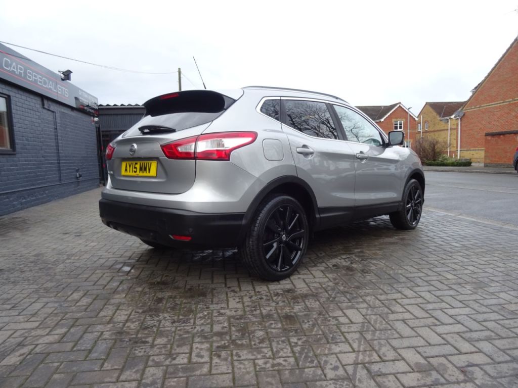 Used Nissan Qashqai 2015 for sale - 77152800: Photo 3